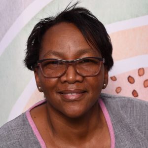 Ella <br /> Busbestuurder en Assistent Ella